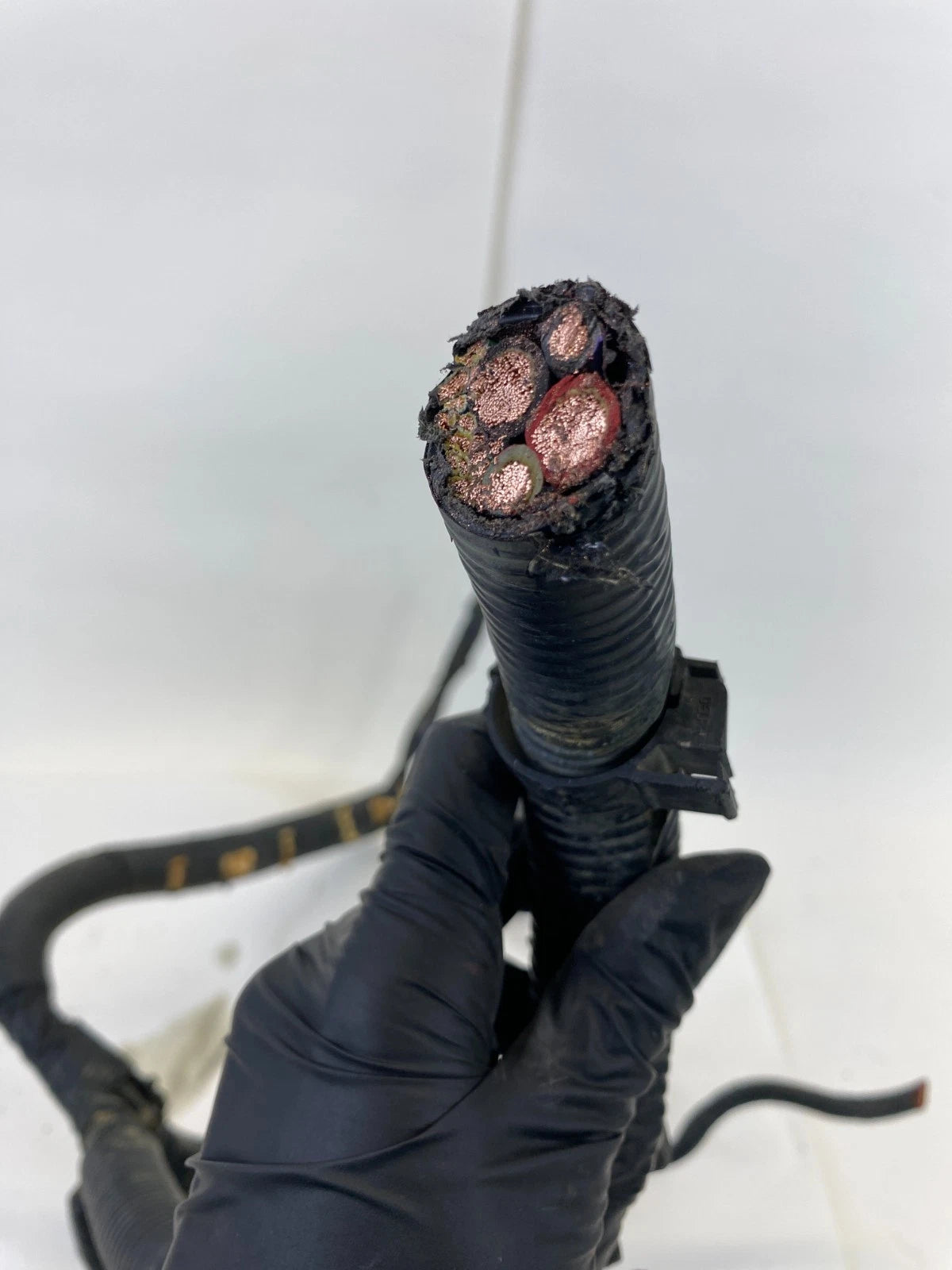 2013-2015 FORD EXPLORER POSITIVE BATTERY CABLE FUSE TERMINAL BLOCK BB5T-14A003CA