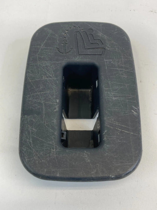 2010 2011 KIA SOUL REAR DECK CHILD SEAT ANCHOR CAP LID TRIM BEZEL 89391-2K020