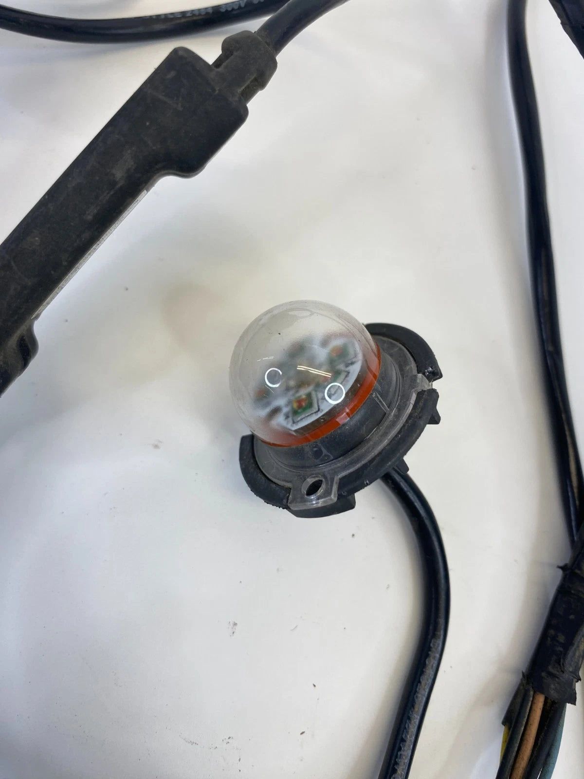 13-15 FORD POLICE INTERCEPTOR UTILITY RIGHT TAIL LIGHT LAMP SOCKET WIRE HARNESS