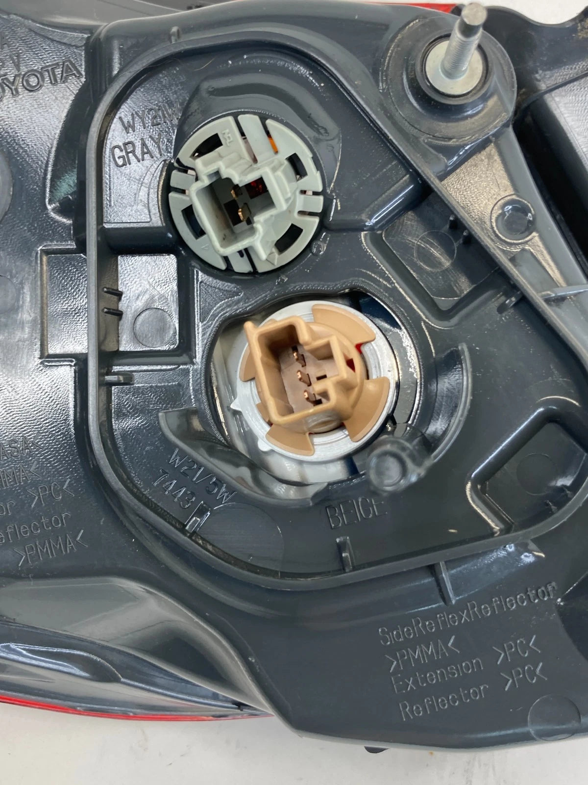 2014-2016 Toyota Corolla SEDAN Rear Right Side Tail Light Taillight Outer Lamp