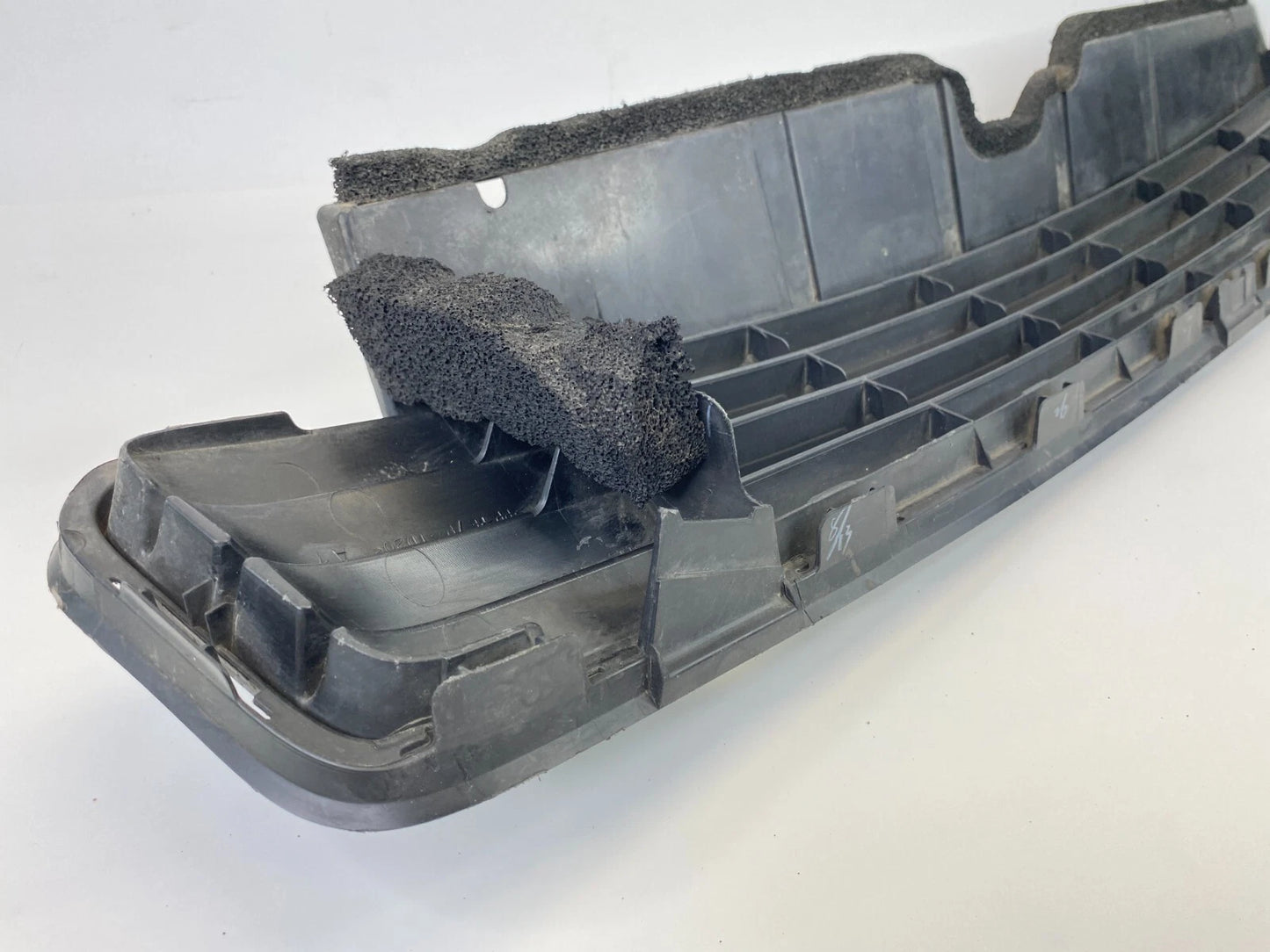 2010 2011 TOYOTA PRIUS FRONT BUMPER RADIATOR LOWER GRILL GRILLE 53112-47040 OEM