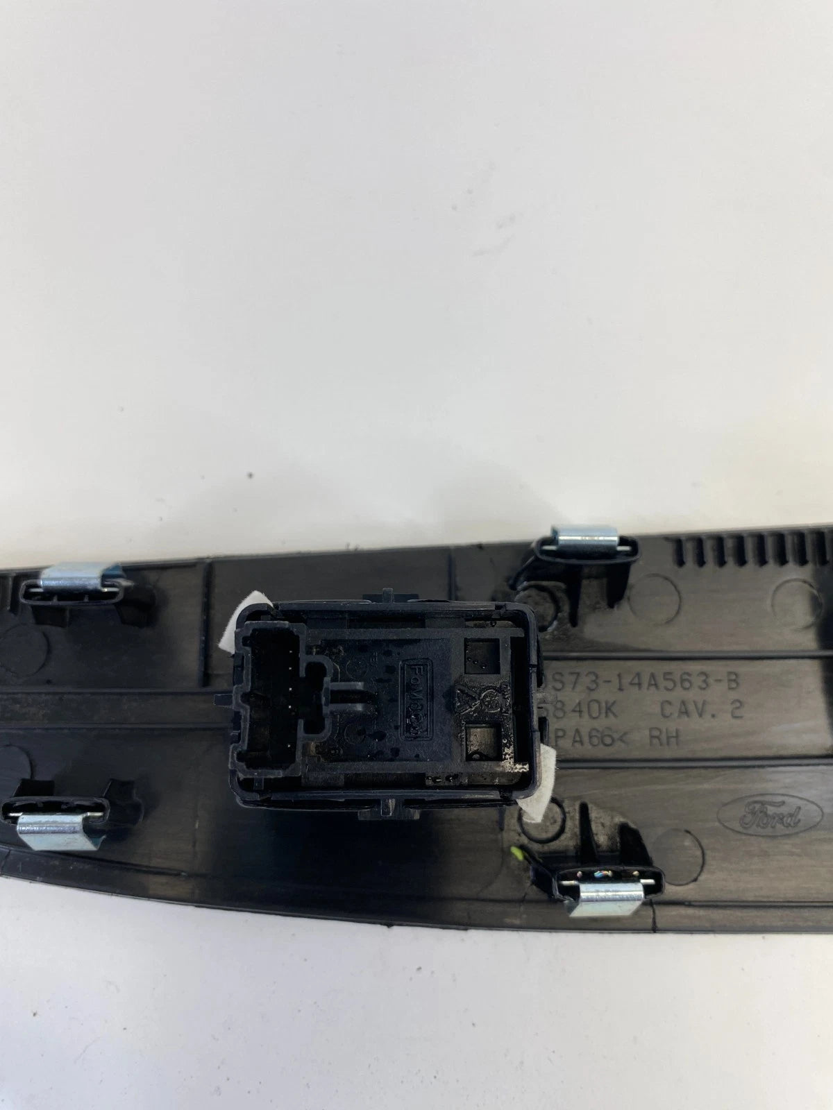 13-20 FORD FUSION FRONT RIGHT SIDE DOOR WINDOW CONTROL SWITCH TRIM DS73-14A563