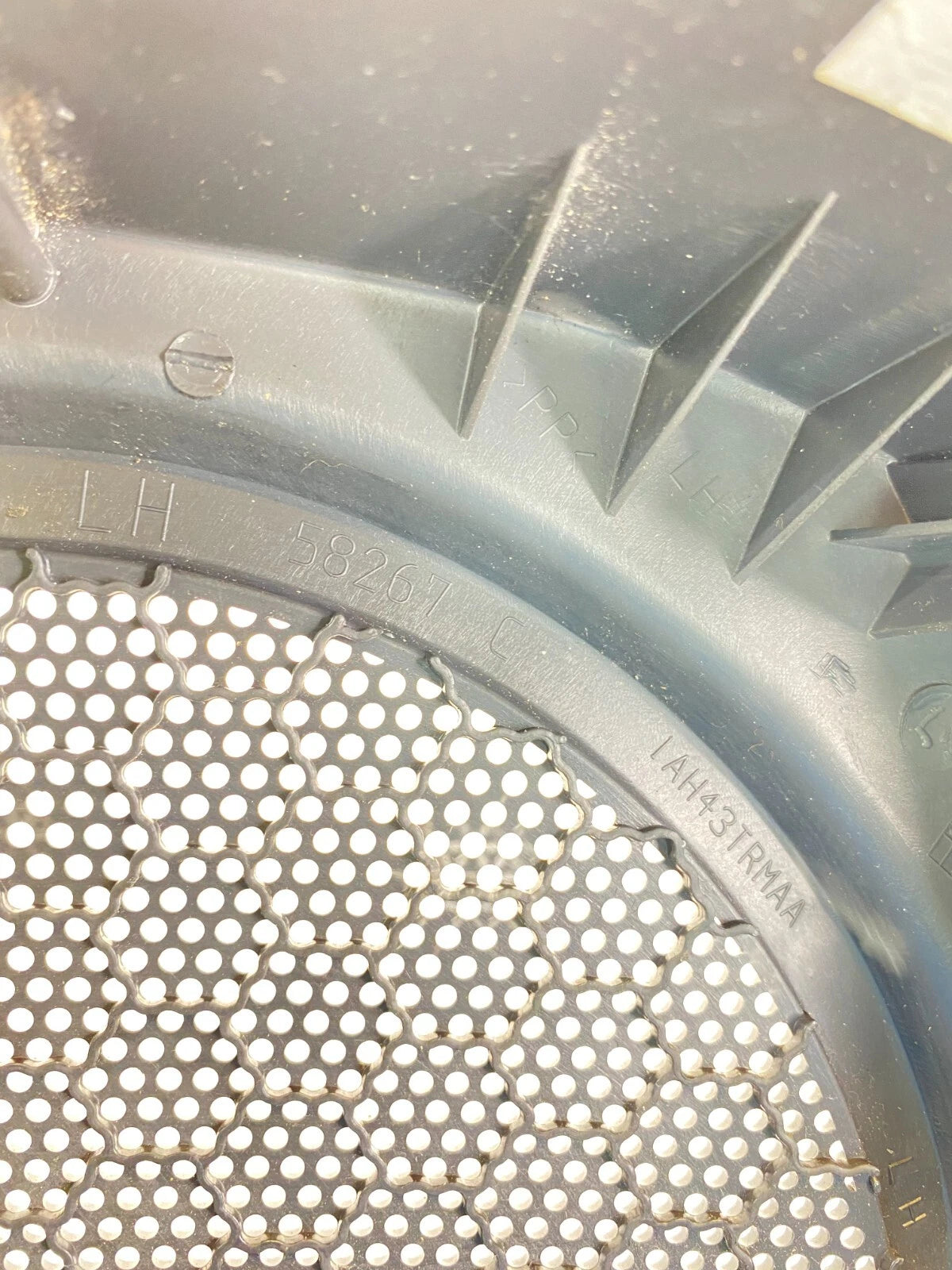 2009-2012 DODGE CALIBER REAR LEFT DRIVER DOOR SPEAKER GRILL GRILLE OEM