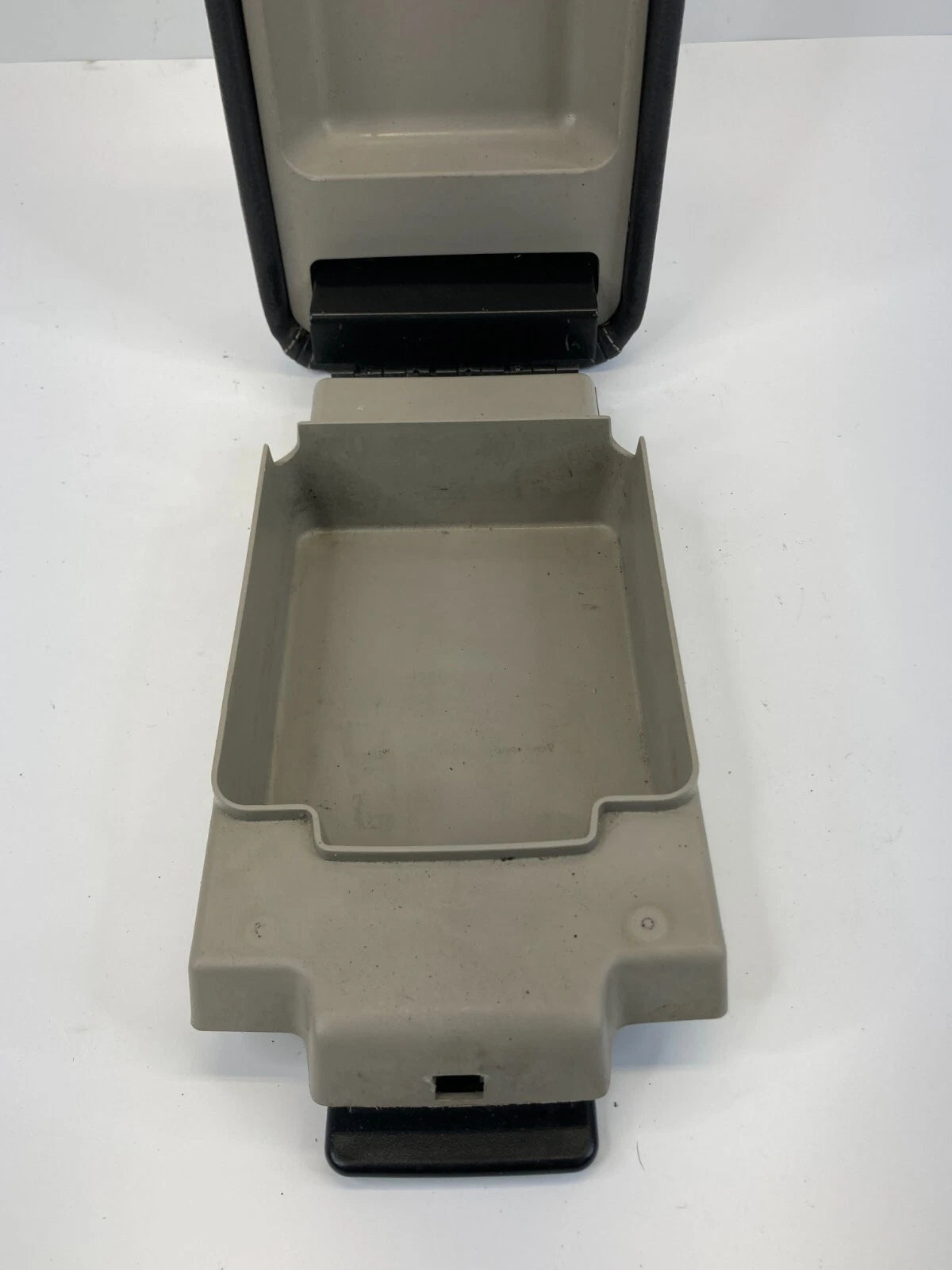 2006-2011 MERCURY MILAN CENTER CONSOLE ARMREST LID COVER STORAGE COMPARTMENT OEM