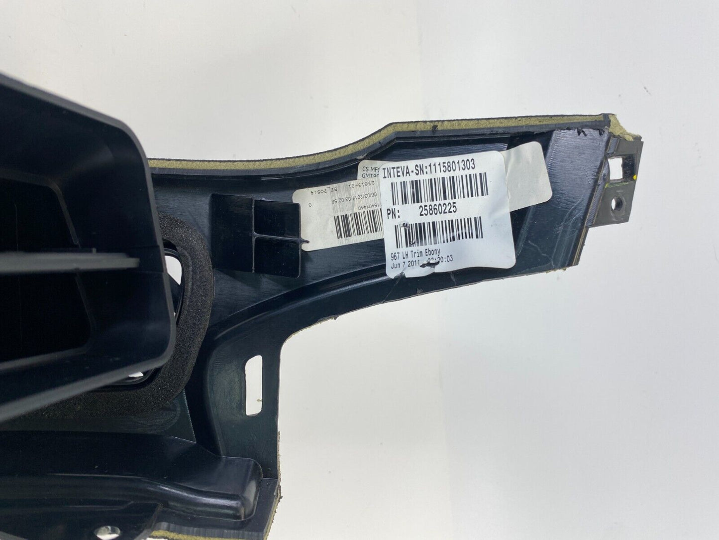 2008-2012 Buick Enclave Left Driver Side Dash AC Air Vent Bezel Trim 25860225