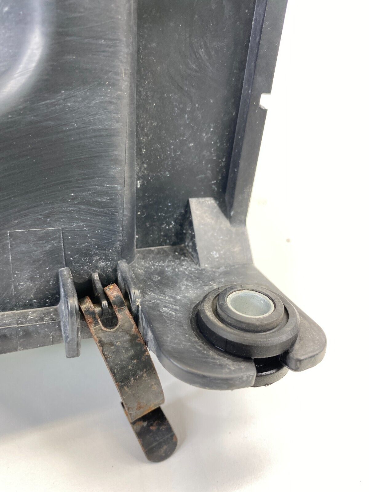 07-10 Hyundai Elantra Sedan 2.0L Lower Air Intake Cleaner Box Cover 28112-2H100