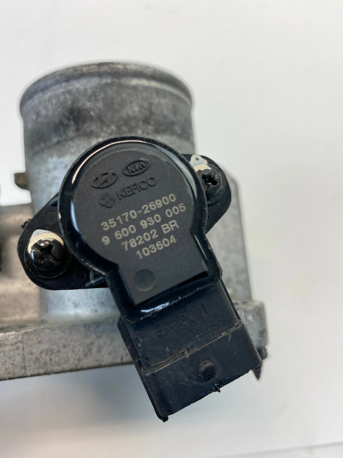 2006-2011 HYUNDAI ACCENT 1.6L HATCHBACK THROTTLE BODY VALVE ASSEMBLY OEM