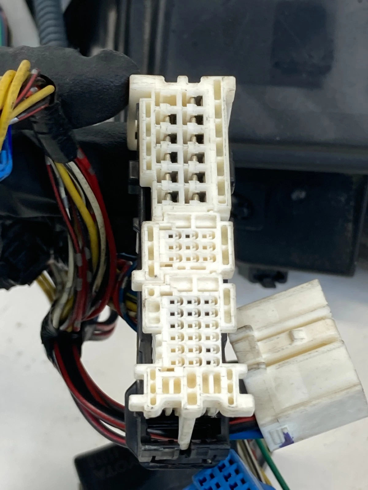 07-11 LEXUS GS350 GS460 FUSE RELAY MODULE JUNCTION BLOCK BOX 82111-30V50 OEM