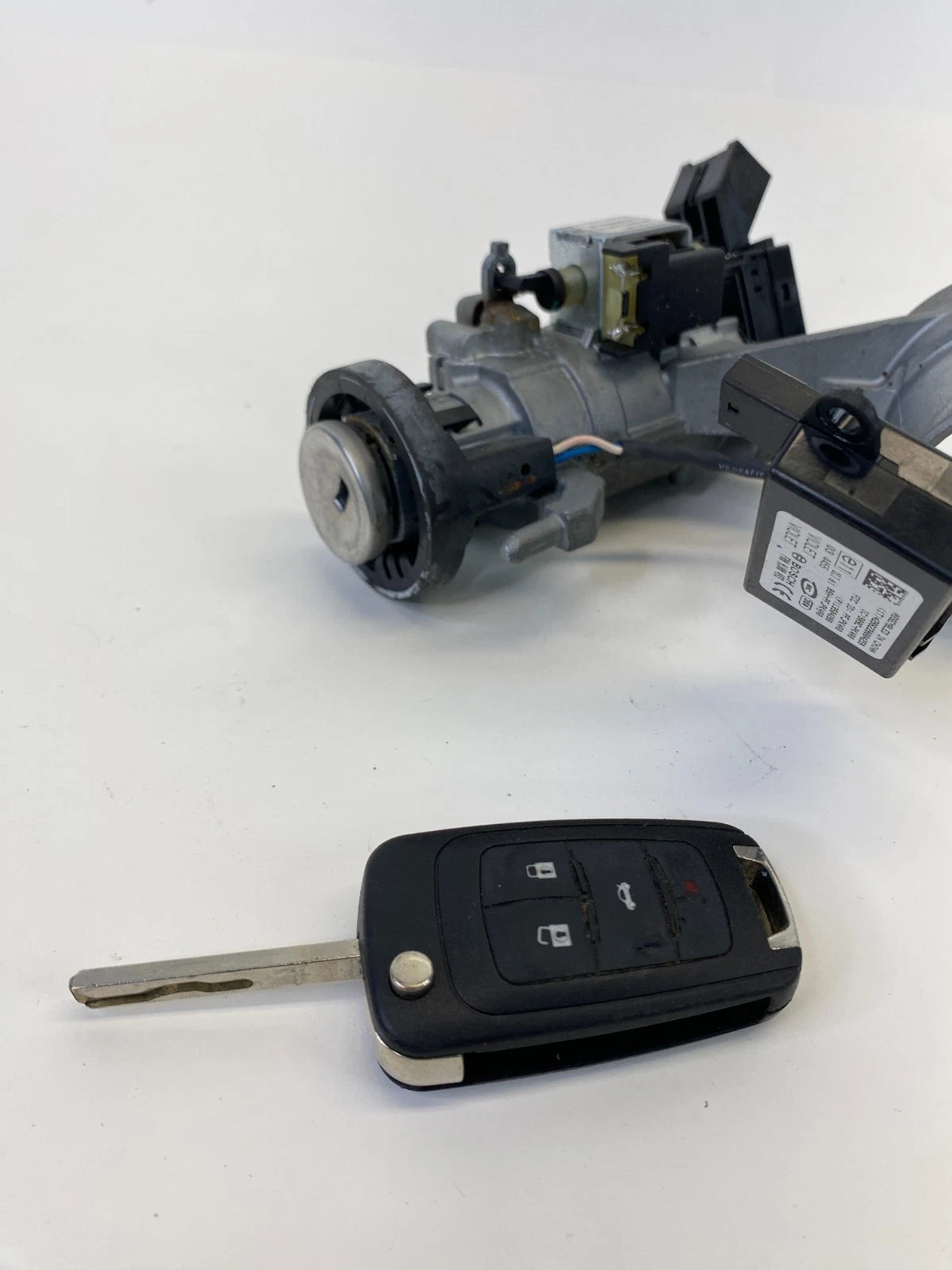 10-17 CHEVROLET EQUINOX IGNITION SWITCH LOCK CYLINDER WITH KEY OEM 20939745