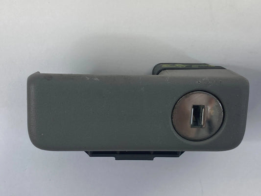 2004-2010 TOYOTA SIENNA GLOVE BOX LATCH LOCK HANDLE ASSEMBLY GRAY OEM