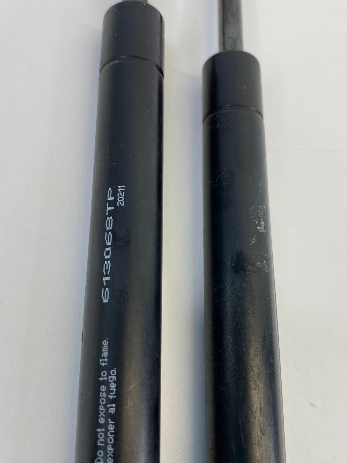 2012-2019 FIAT 500 HATCHBACK REAR TRUNK LIFTGATE SUPPORT SHOCK STRUTS PAIR OEM