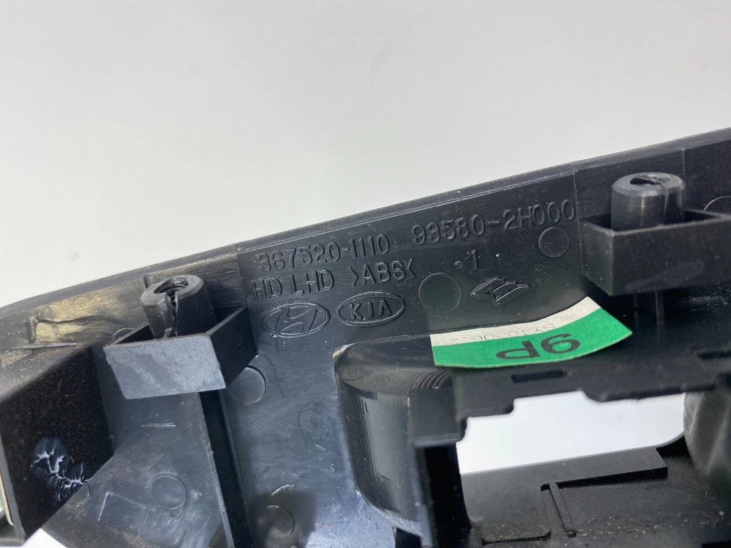 07-10 HYUNDAI ELANTRA SEDAN REAR LEFT DOOR WINDOW SWITCH TRIM BEZEL 93580-2H000