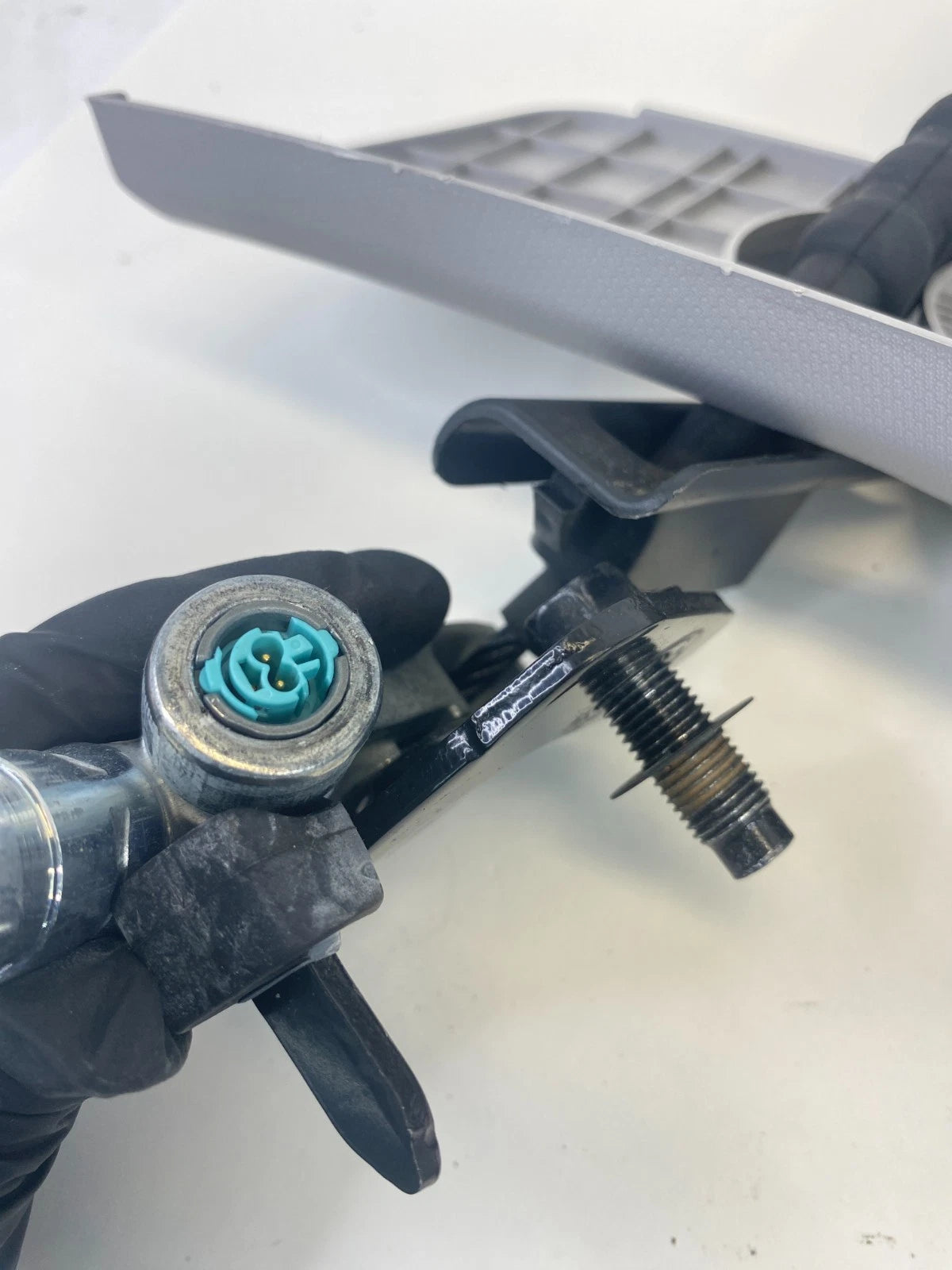 2015-2017 Hyundai Sonata Front Right Side Seat Belt Retractor 88820-C2050-TTX