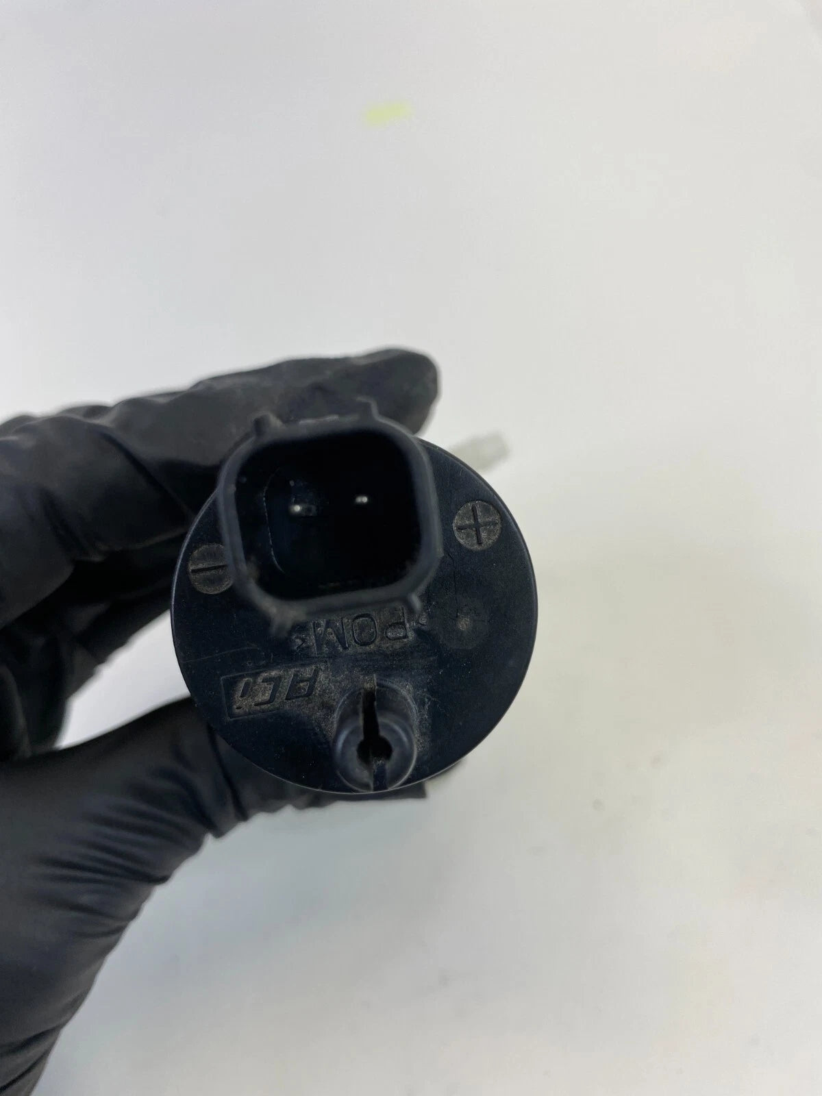 2013-2020 FORD FUSION SEDAN FRONT WINDSHIELD WIPER WASHER PUMP ASSY