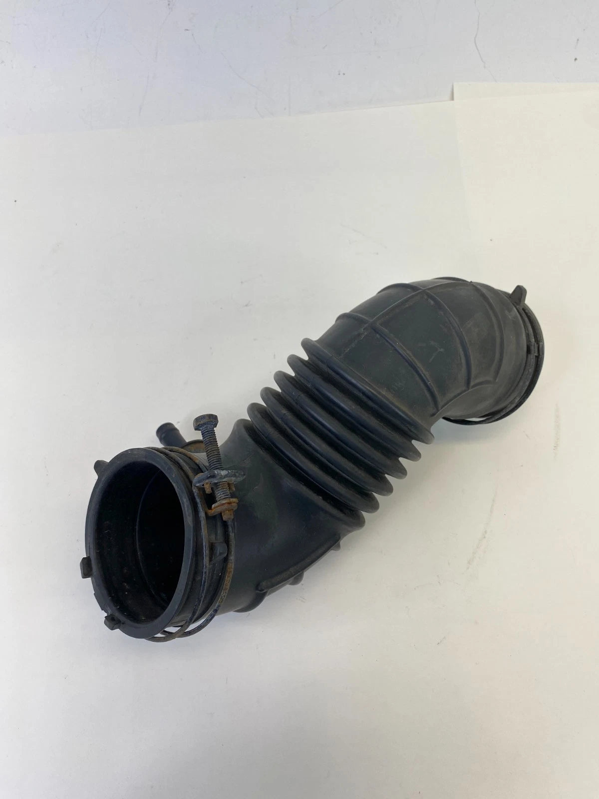 2012-2017 HYUNDAI ACCENT 1.6L L4 FRONT AIR INTAKE TUBE HOSE RESONATOR DUCT OEM