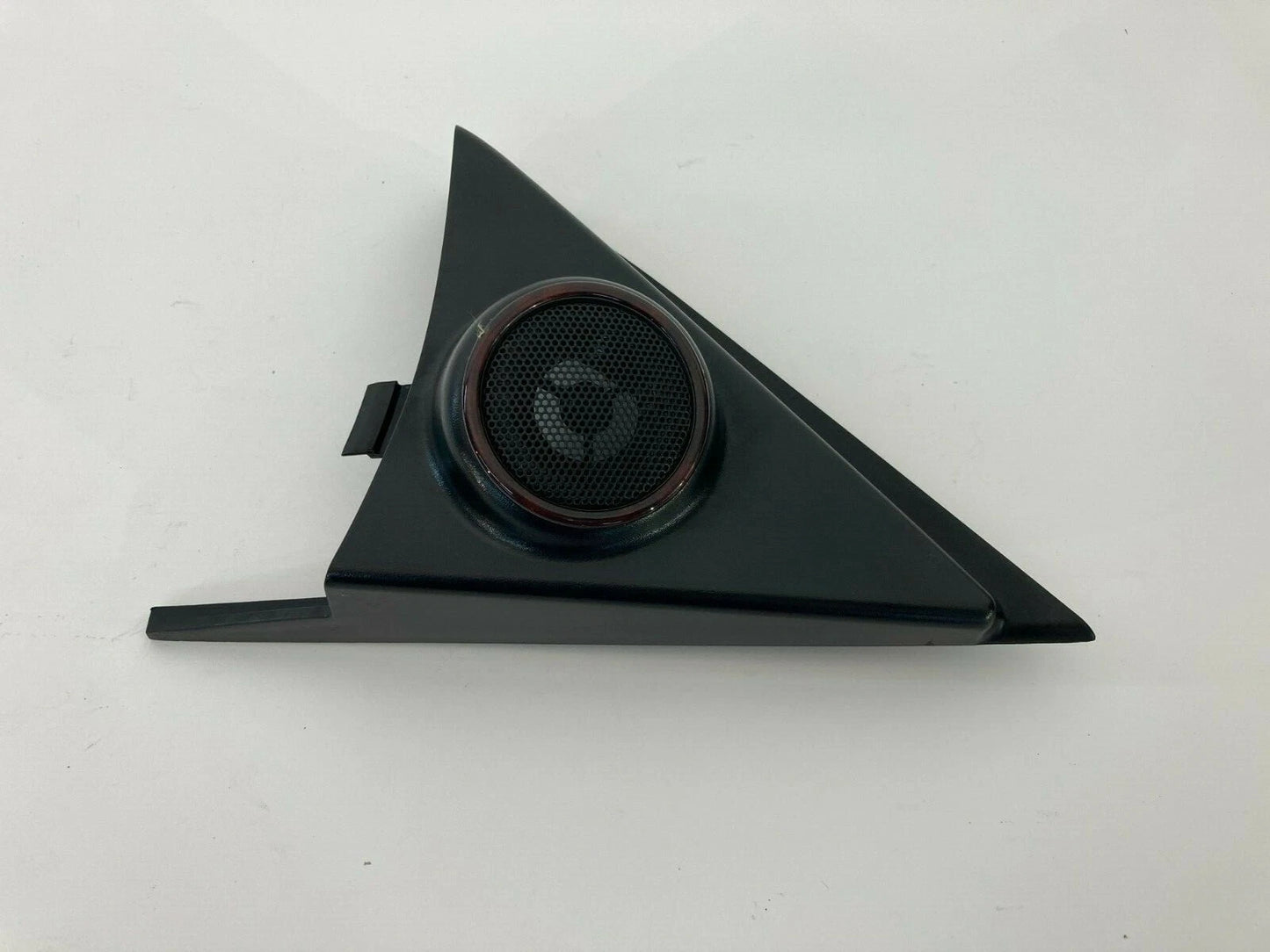 2003-2006 KIA SORENTO FRONT RIGHT PASSENGER SIDE TWEETER COVER TRIM 96350-3E500