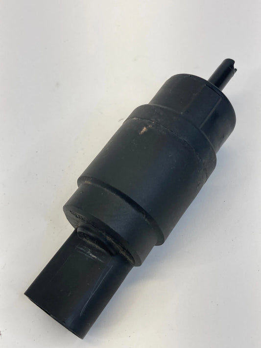 2015-2017 CHRYSLER 200 WINDSHIELD WASHER WIPER FLUID PUMP ASSEMBLY 3090358 OEM