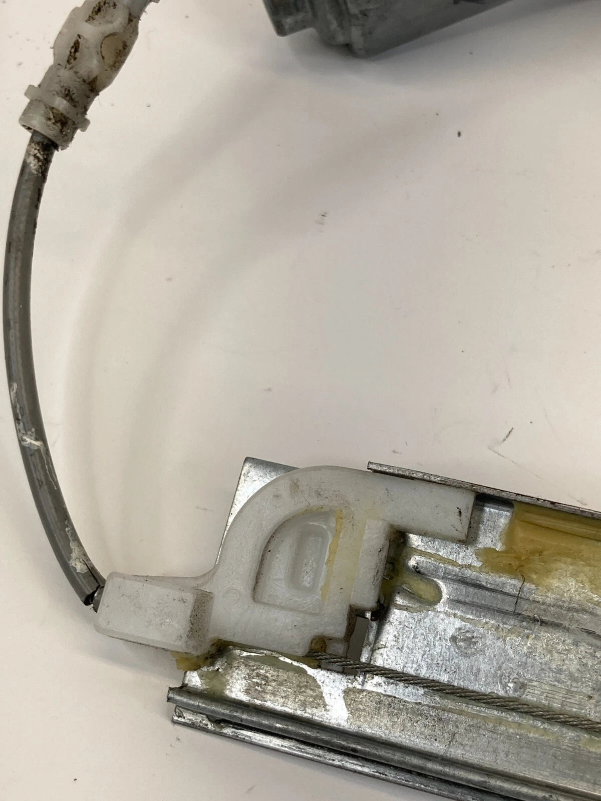 2000-2006 MAZDA MPV REAR LEFT REAR DOOR WINDOW REGULATOR MOTOR CM010400F OEM