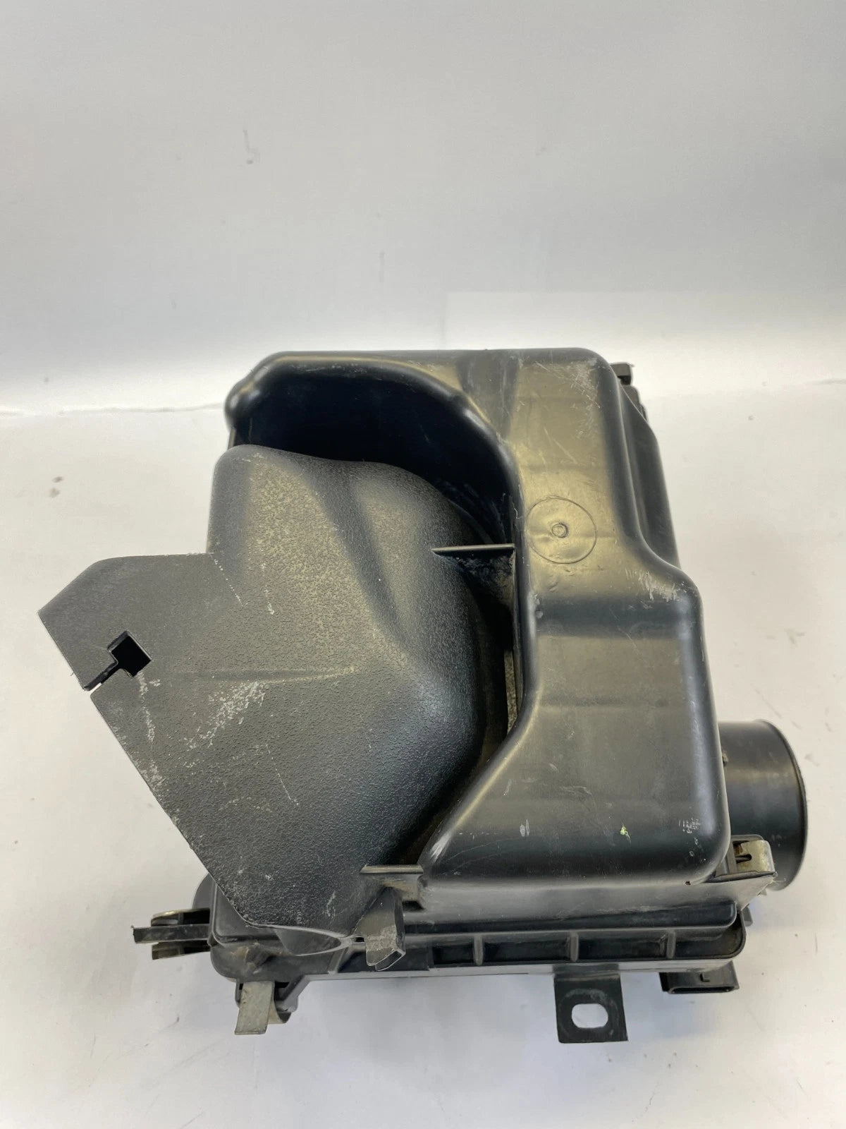 2013-2019 NISSAN SENTRA 1.8L A/T AIR CLEANER FILTER BOX ASSEMBLY OEM 16500-3RC2A