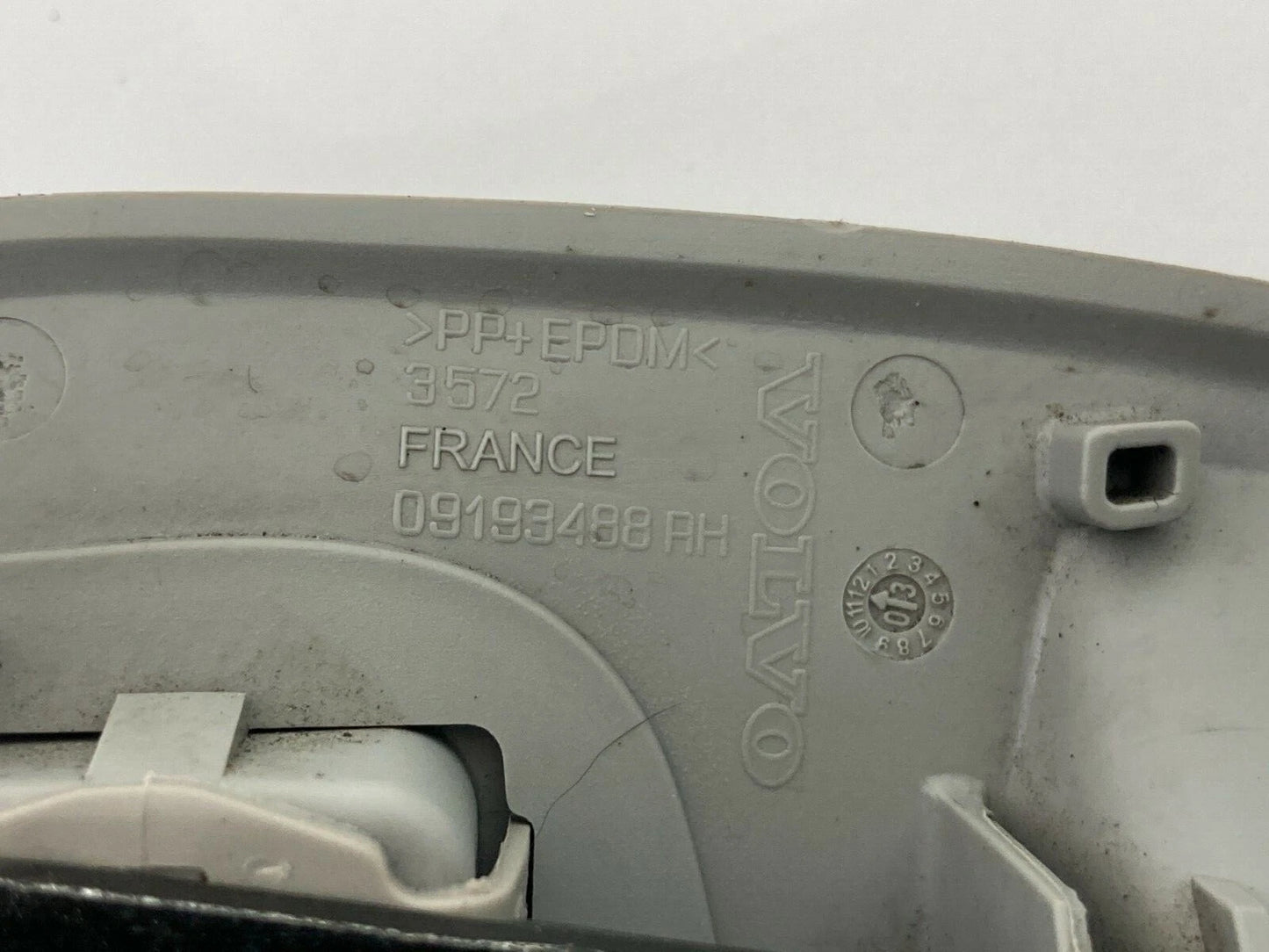 03-07 VOLVO XC70 00-04 V70 REAR RIGHT OVERHEAD GRAP ASSIST HANDLE ASSEMBLY OEM