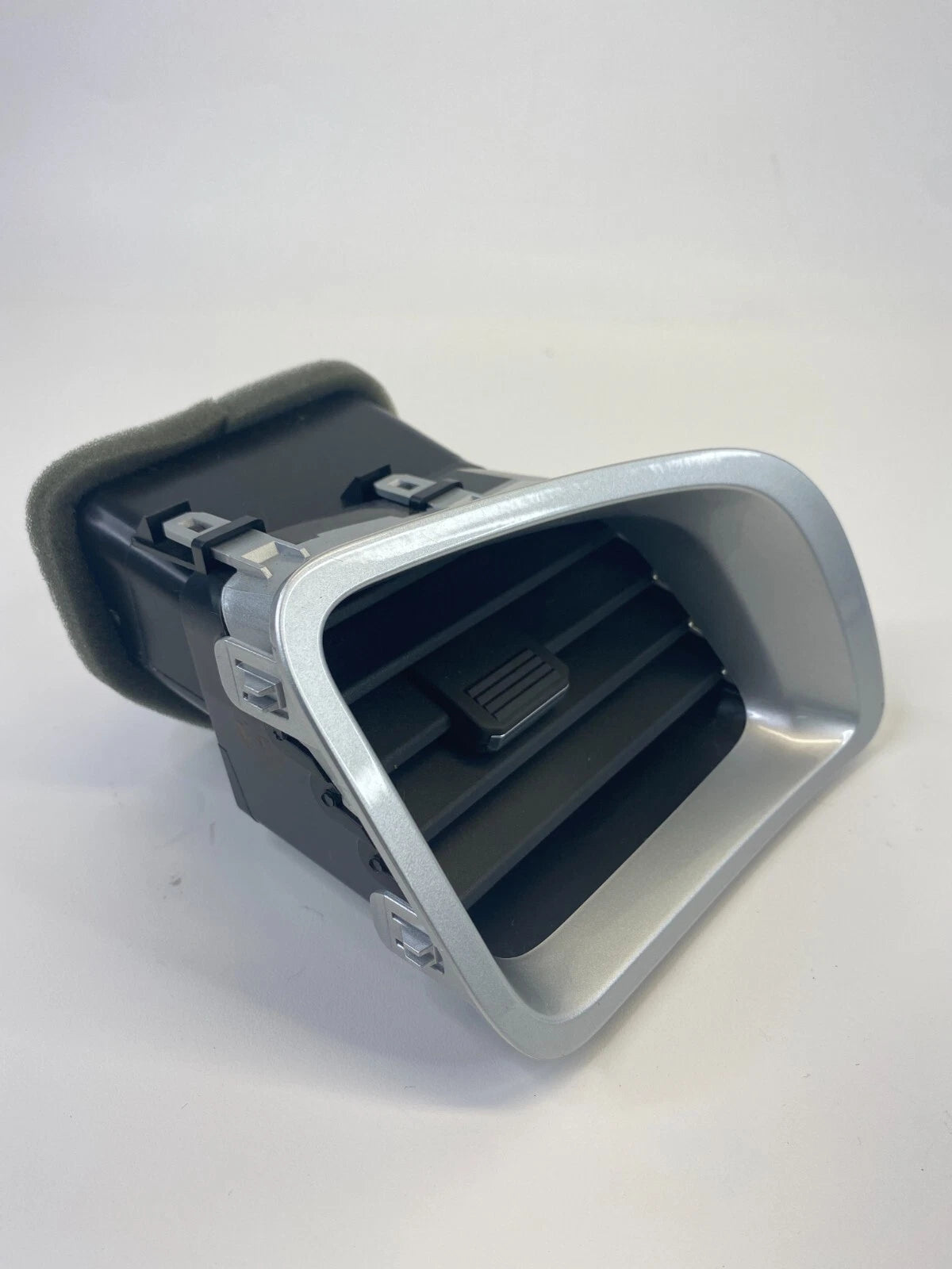 2010-2017 CHEVROLET EQUINOX DASH PASSENGER SIDE OUTER A/C AIR VENT 20862308 OEM