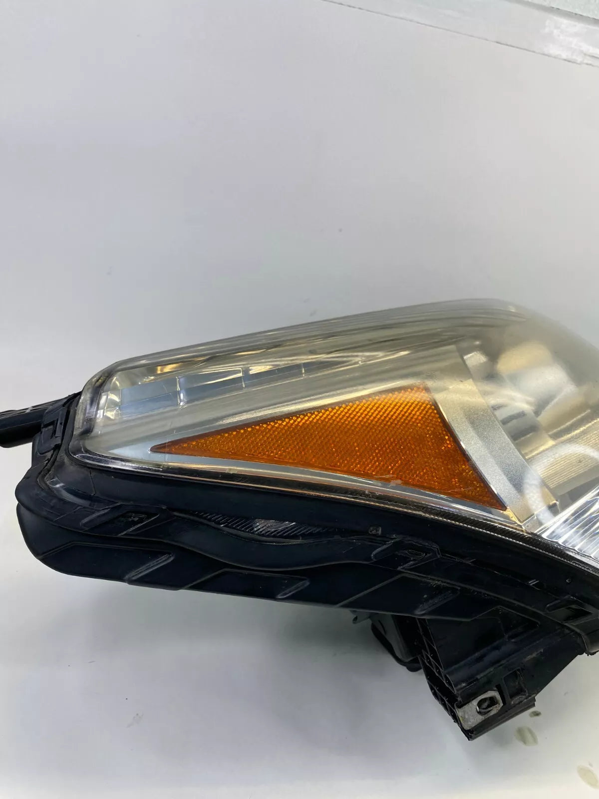 09 10 11 12 CHEVROLET TRAVERSE RIGHT PASSENGER SIDE HEADLIGHT HEADLAMP ASSEMBLY