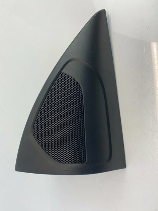 2011-2018 VOLVO S60 FRONT RIGHT PASSENGER SIDE DOOR TWEETER W/ TRIM COVER OEM