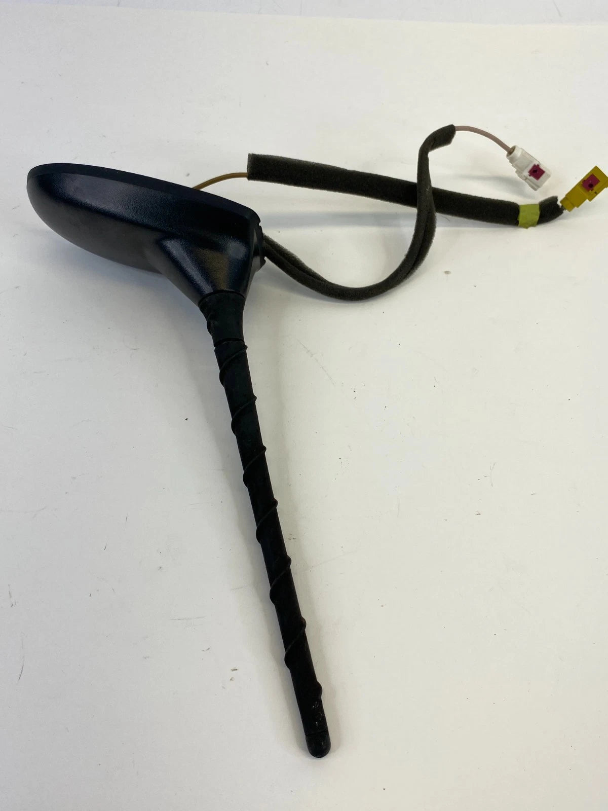 2013-2016 DODGE DART ROOF MOUNTED RADIO ANTENNA BASE & MAST 05091973AB OEM