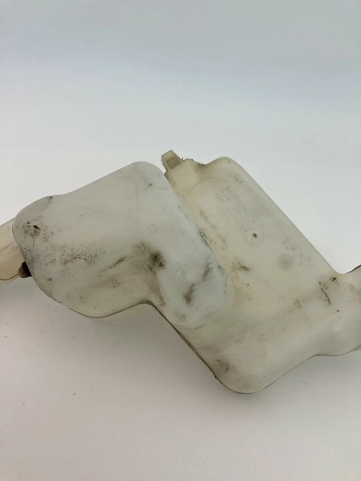 2007-2017 JEEP COMPASS WINDSHIELD WASHER RESERVOIR TANK W/ CAP LID COVER OEM