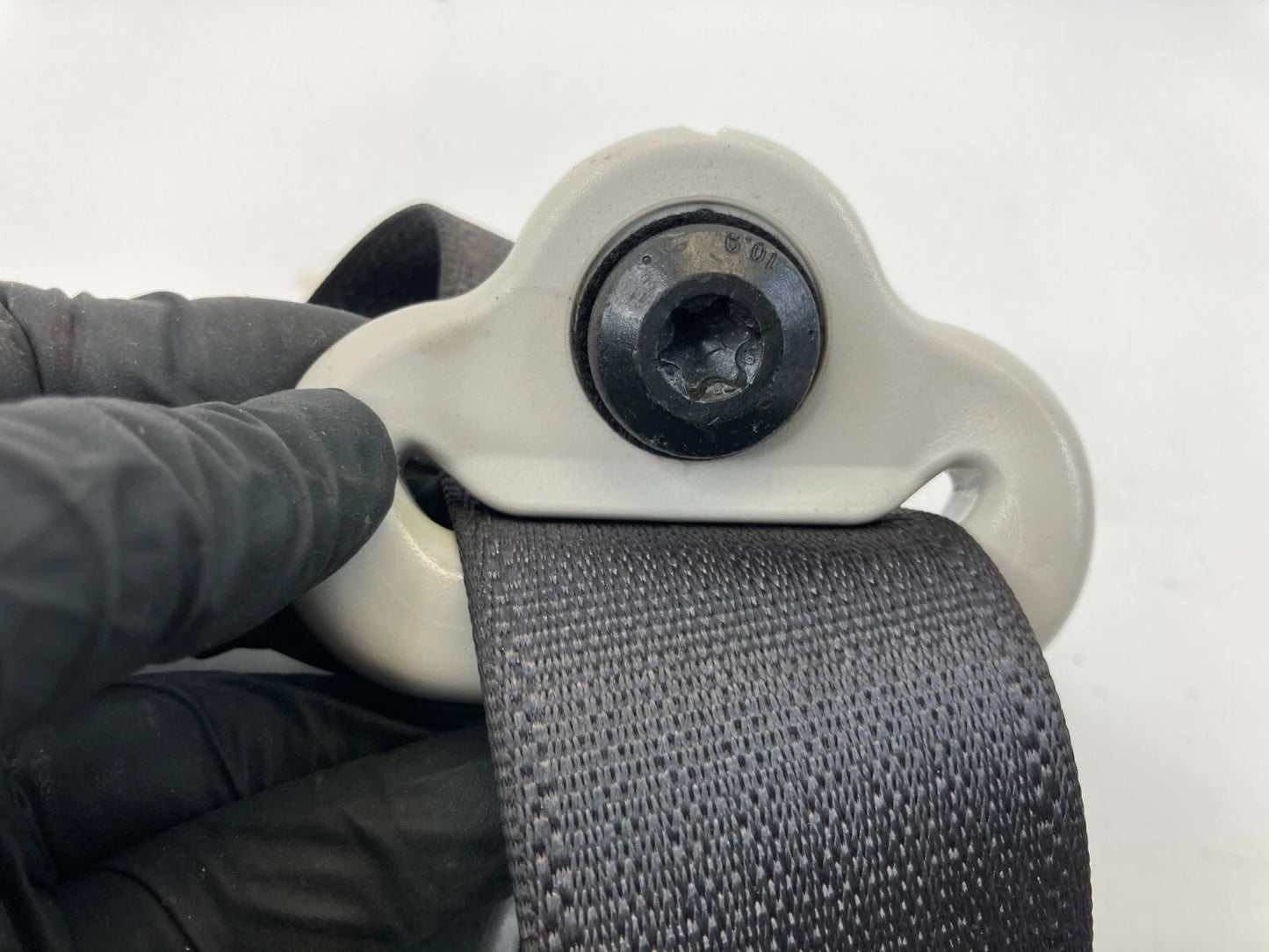 2013-2016 FORD FUSION FRONT RIGHT SEAT BELT RETRACTOR PRETENSIONER DG93-54612D64