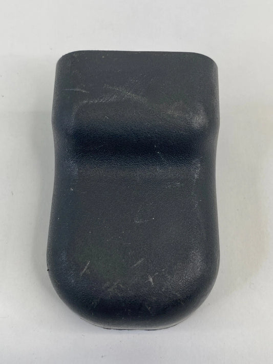 07-10 HYUNDAI ELANTRA FRONT SEAT INNER TRACK RAIL CAP COVER TRIM 88567-3K000 OEM