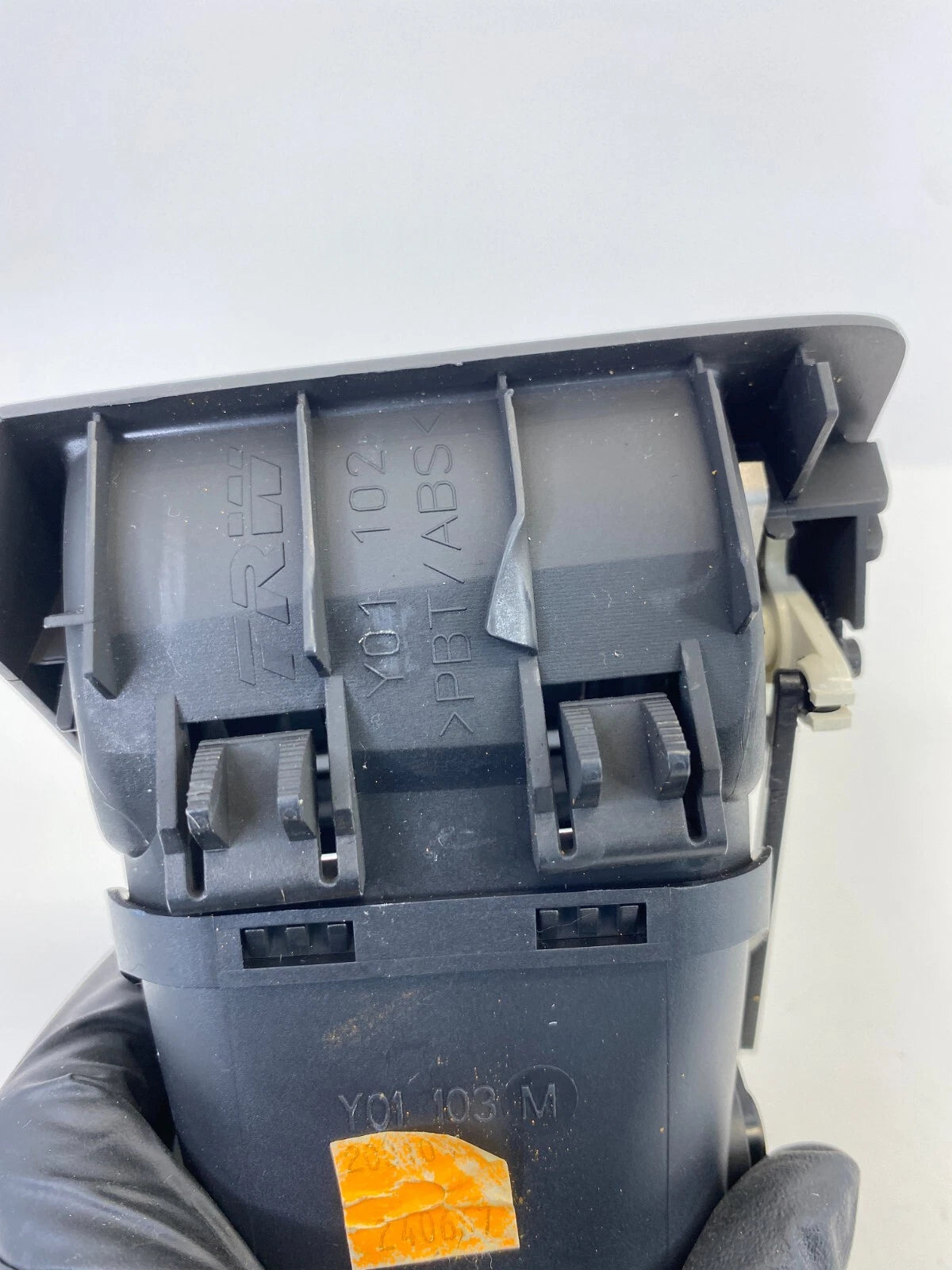 2004-2007 VOLVO S40 LEFT DRIVER SIDE DASH AC HEATER AIR VENT GRILLE OUTLET OEM