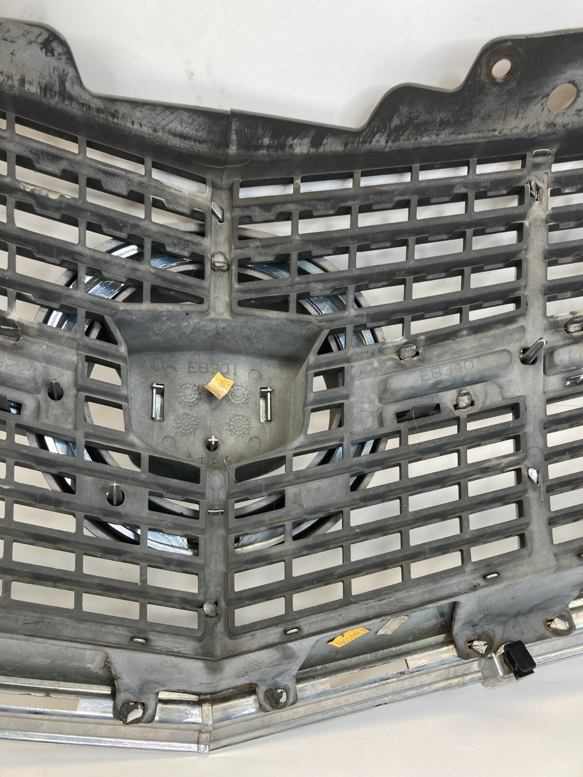 2008-2011 Cadillac CTS Front Upper Center Bumper Grill Grille w/ Emblem 25778322