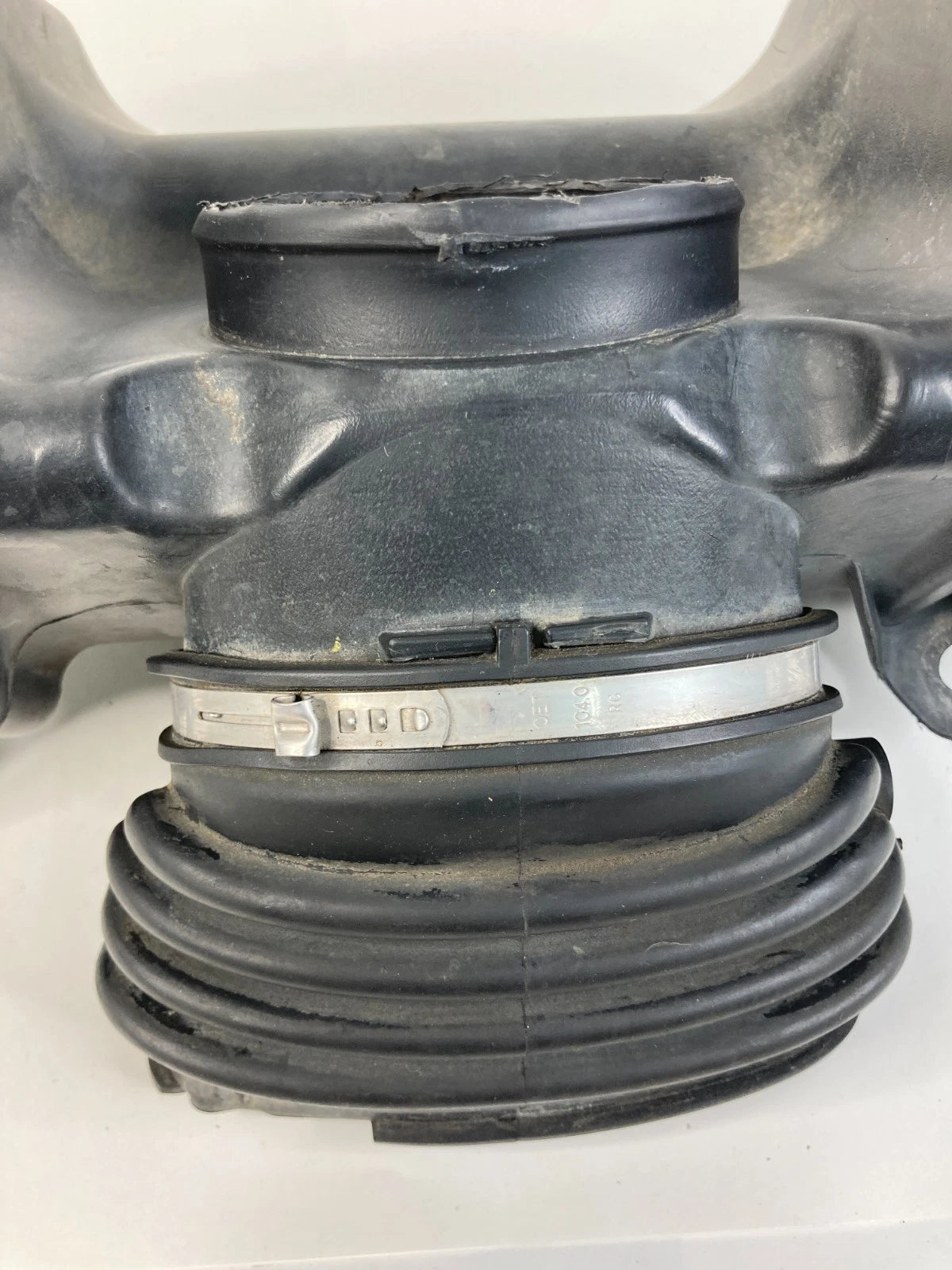 2000-2002 CHEVROLET CAMARO 3.8L A/T AIR CLEANER INTAKE DUCT RESONATOR 12563057