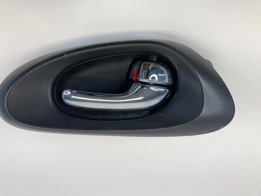2002-2009 CHEVROLET TRAILBLAZER REAR RIGHT SIDE INTERIOR DOOR HANDLE 15214507