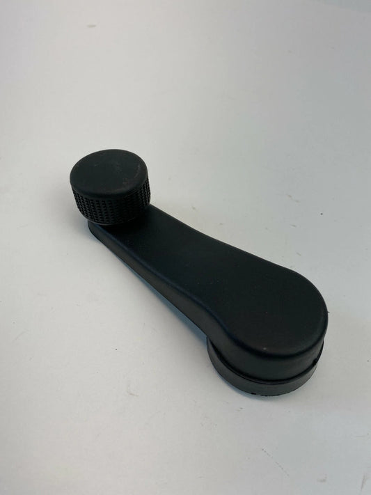 98-02 VOLKSWAGEN NEW BEETLE FRONT LEFT RIGHT MANUAL WINDOW CRANK HANDLE UNIT OEM