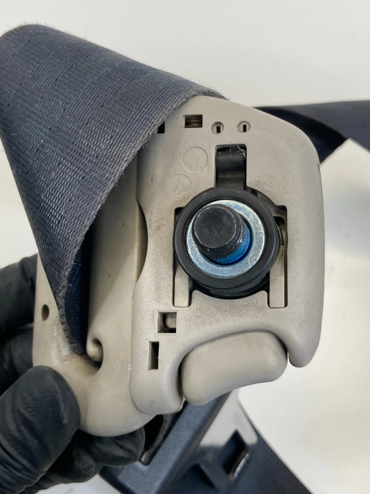 2002-2005 DODGE RAM 1500 FRONT RIGHT PASSENGER SEAT BELT RETRACTOR OEM