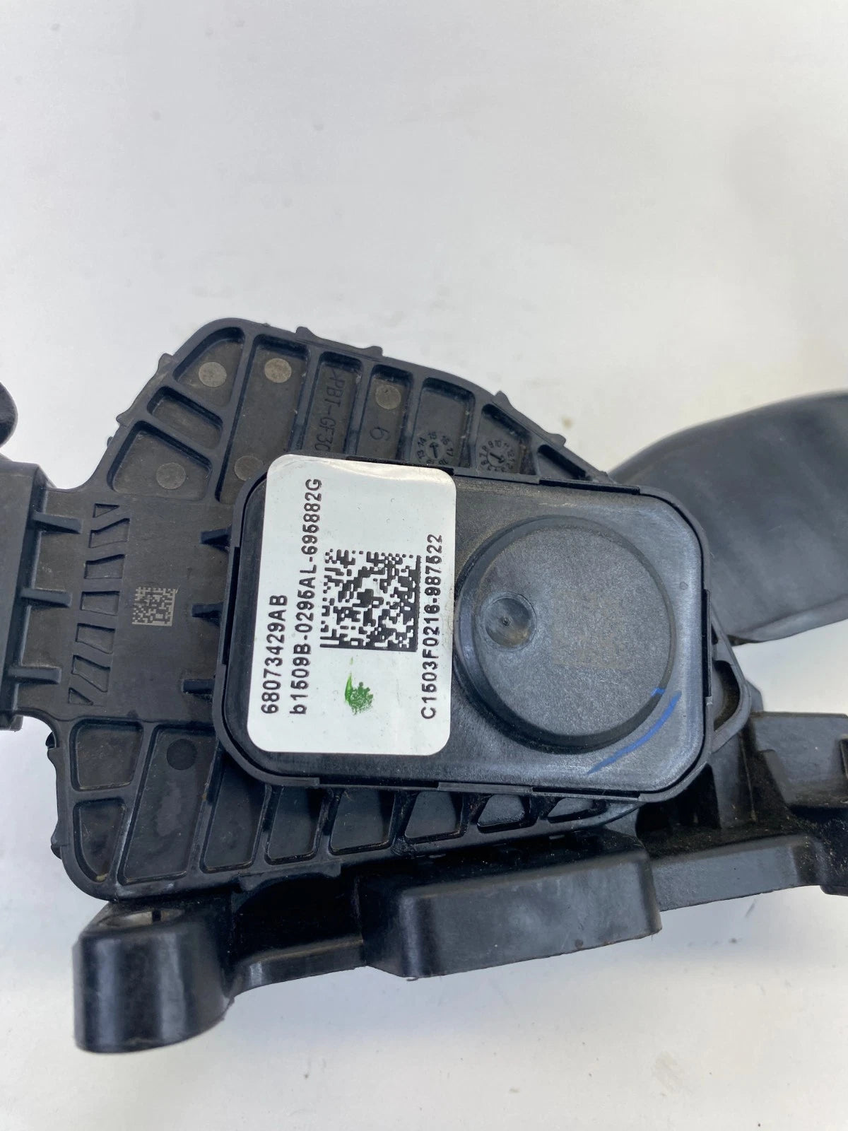 2012-2019 FIAT 500 POWER GAS PEDAL ACTUATOR CONTROL MODULE UNIT 68073429AA OEM