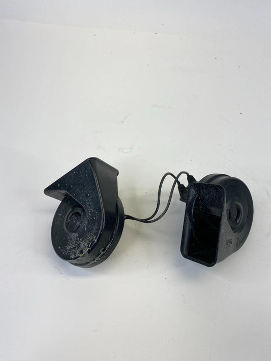 2011-2017 BUICK REGAL 13-15 MALIBU DUAL NOTE HORN HIGH & LOW NOTE SIREN PAIR OEM