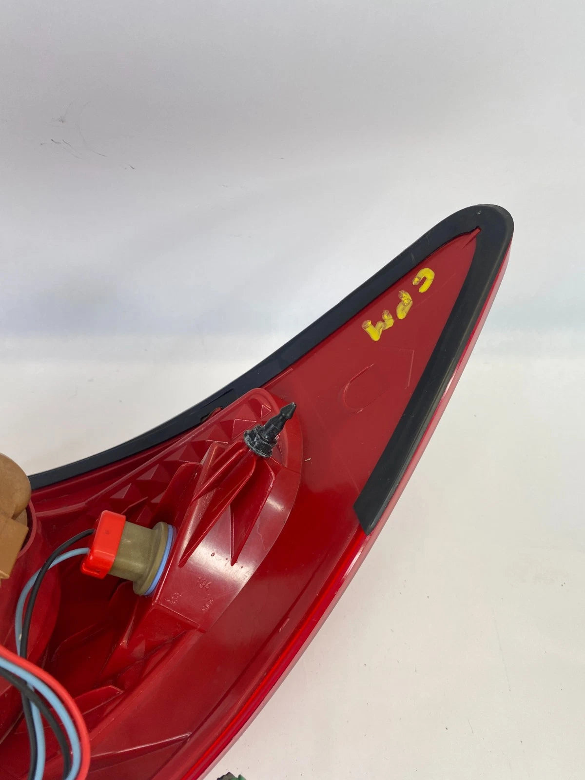 2009-2012 CHEVROLET TRAVERSE REAR LEFT SIDE OUTER TAIL LIGHT TAILLIGHT OEM