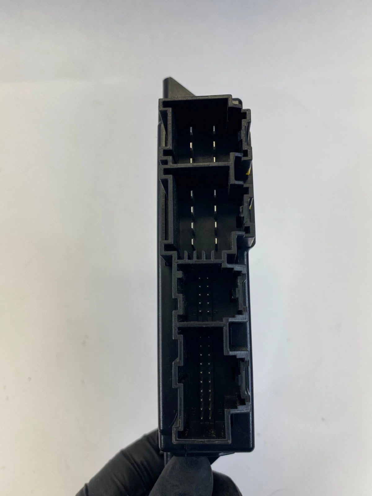 2009-2017 CHEVROLET TRAVERSE DRIVER SEAT HEATED CONTROL MODULE 22910358