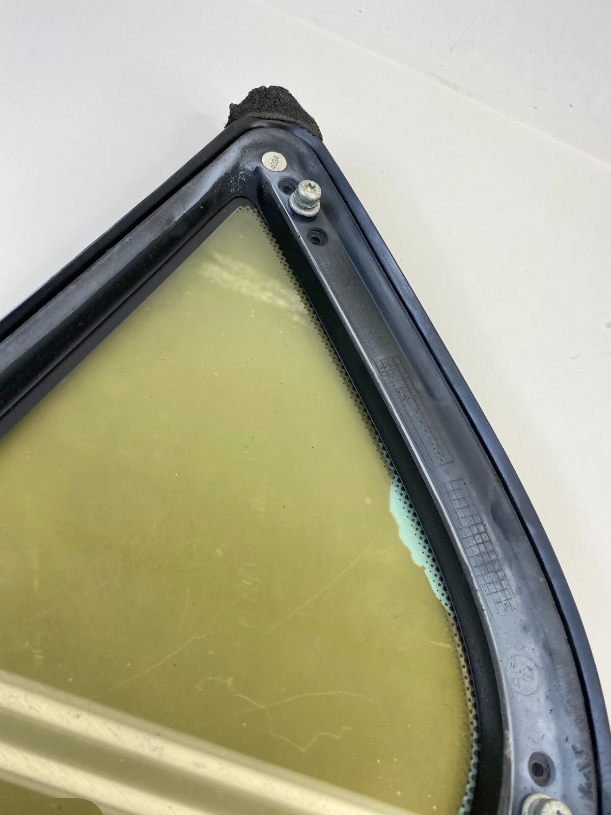 2003-2011 SAAB 9-3 SEDAN REAR RIGHT PASSENGER SIDE QUARTER VENT WINDOW GLASS OEM