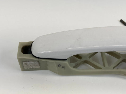 05-10 PONTIAC G6 REAR RIGHT EXTERIOR DOOR HANDLE ASSEMBLY 8554 WHITE OEM