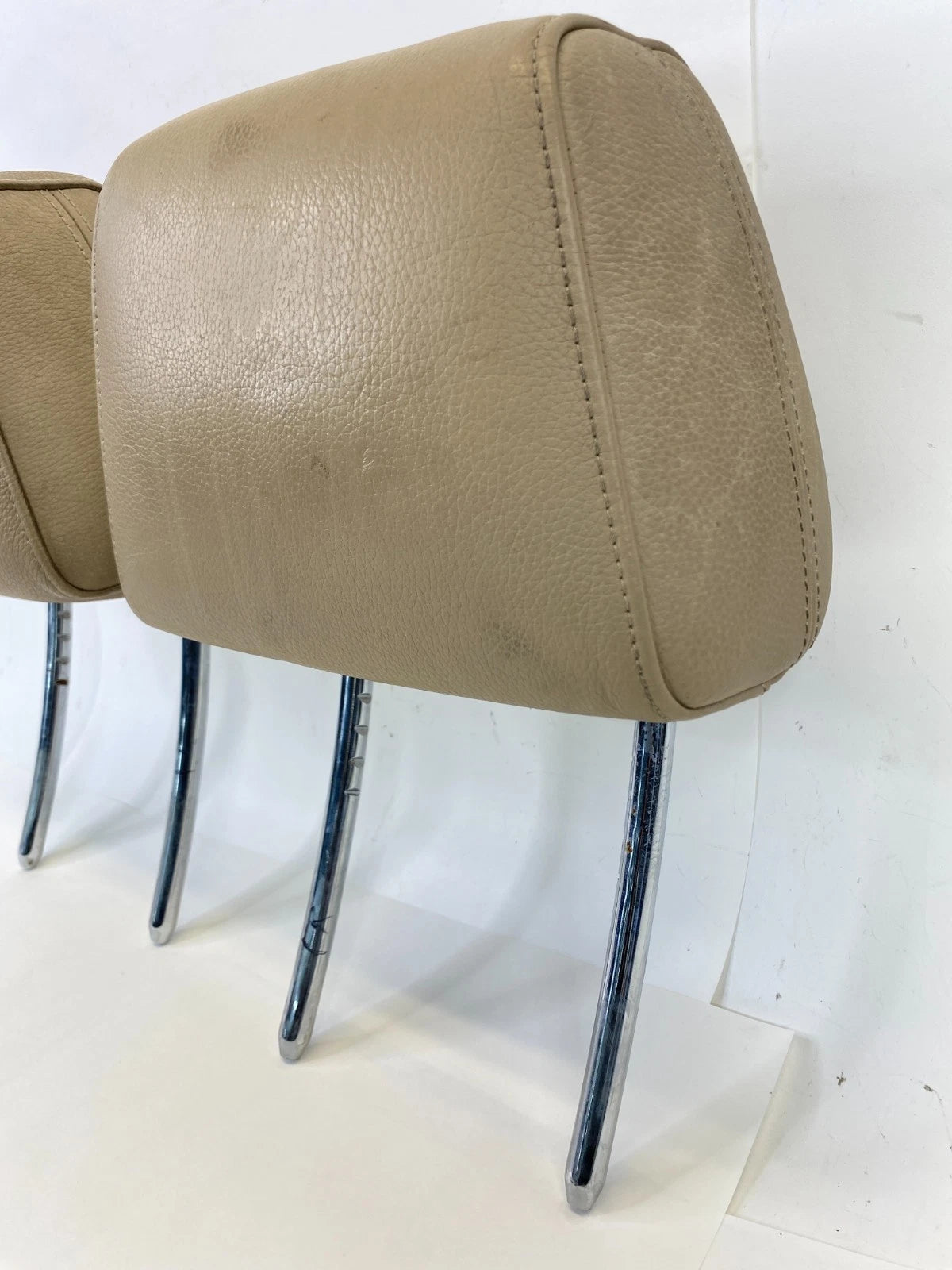 07 08 BMW 328XI 07-12 328I FRONT LEFT & RIGHT SEAT HEADREST HEAD REST PAIR SET