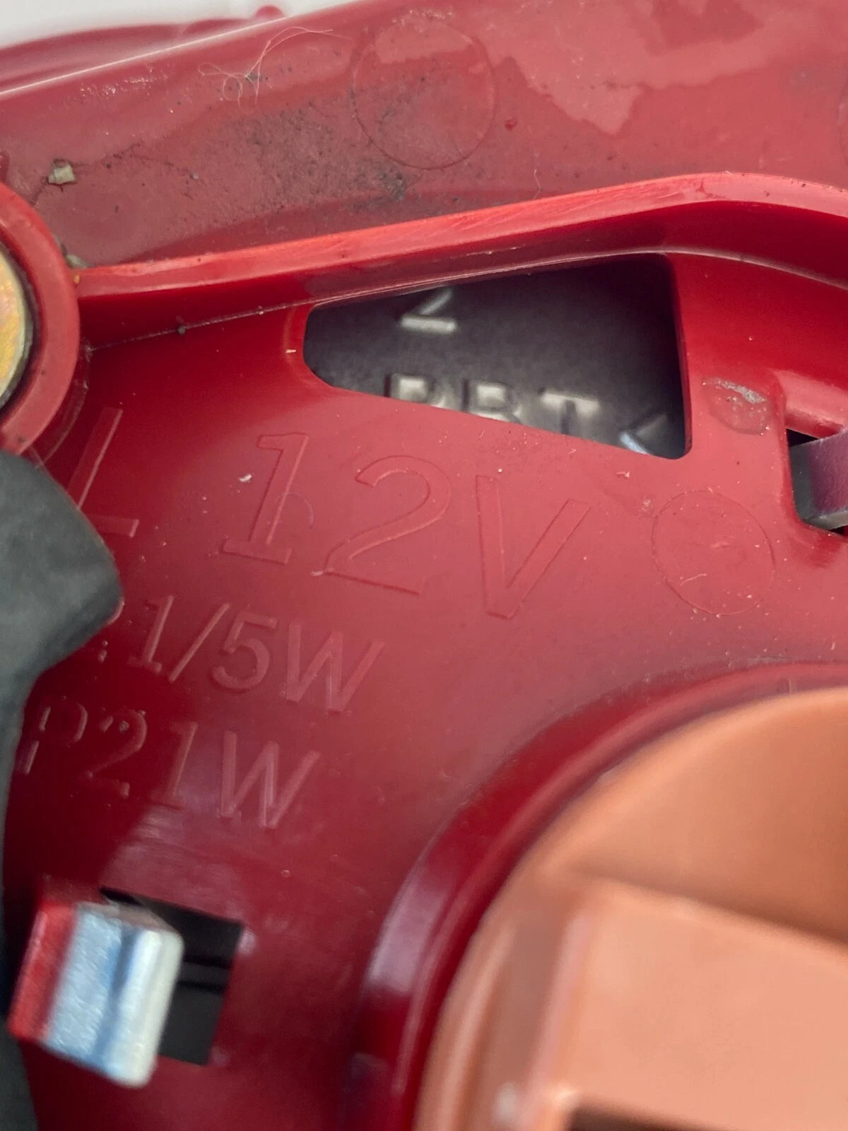2004 2005 2006 KIA AMANTI REAR LEFT DRIVER INTERIOR TAIL LIGHT TAILLIGHT LH OEM