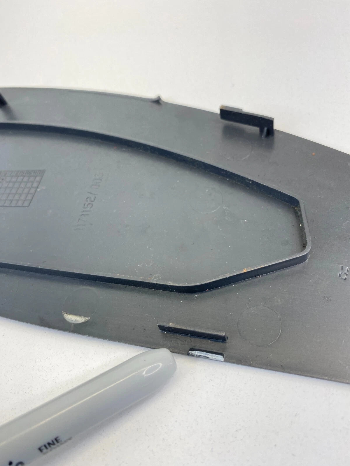 2002-2006 MINI COOPER HATCHBACK DASH RIGHT SIDE END CAP COVER 1171152-005 OEM