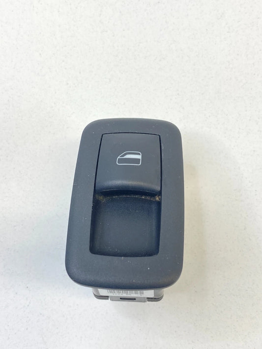 2012-2016 CHRYSLER TOWN & COUNTRY REAR LEFT DRIVER DOOR WINDOW SWITCH 68110869AA