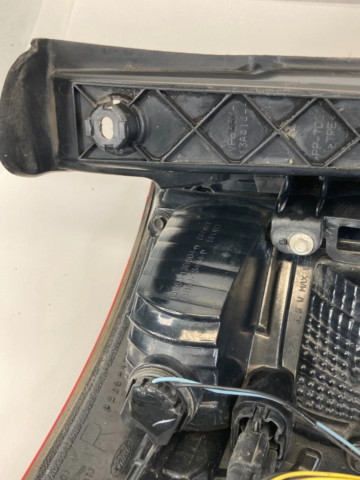 2011-2015 FORD EXPLORER 2013-2015 INTERCEPTOR UTILITY RIGHT TAIL LIGHT TAILLIGHT