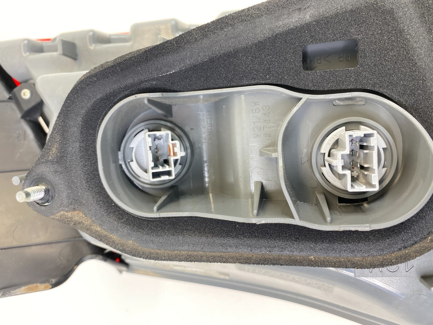 08-12 Mitsubishi Galant Rear Right Side Outer Quarter Panel Taillight Taillamp