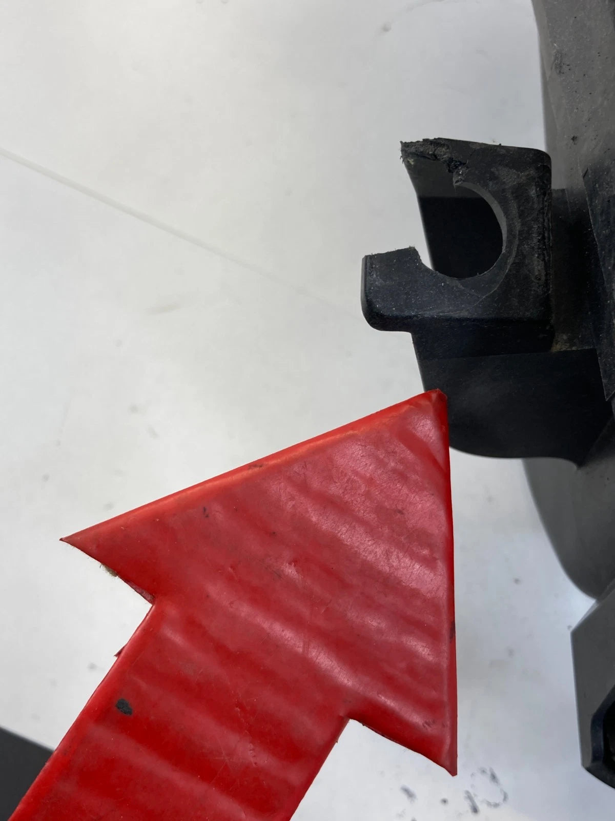 08-12 CHEVROLET MALIBU ENGINE AIR FILTER CLEANER BOX HOUSING INTAKE 15900675 OEM